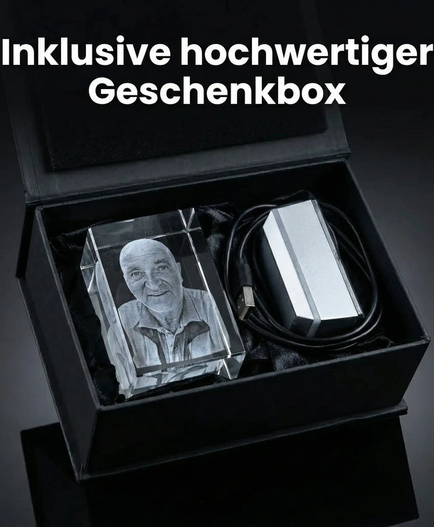 Hochwertige Luxus-Geschenkbox mit samtiger Einlage für personalisierte 3D Kristallglas Gravuren von Dreizack Wien – das ideale, fertig verpackte Fotogeschenk.