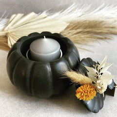 Kerze im Kürbis | Herbstliche Eleganz mit Duft und Stil