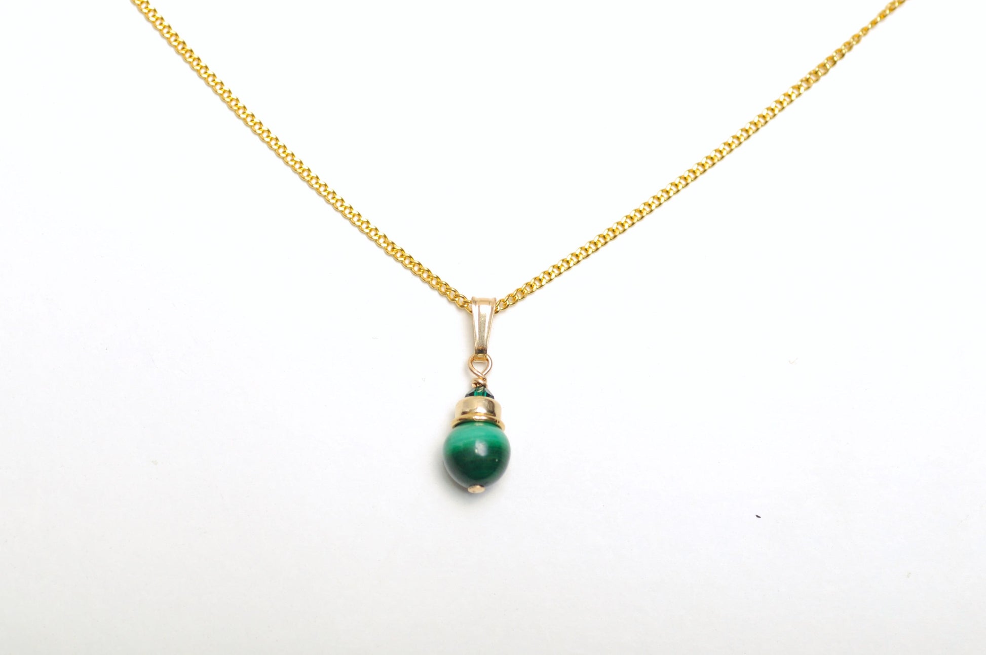 Steinhalskette Malachit | Edelsteine & 14K Solidvergoldung Schmuck Necklessary oesterreich handgemachte geschenke in wien