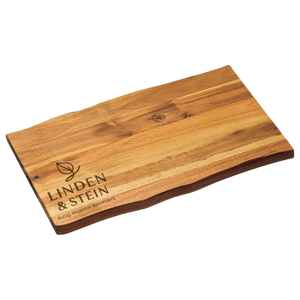 Großes Schneid- und Servierbrett mit Wunschgravur aus FSC-Akazienholz, 45×27×2 cm – graviert in Wien, naturbraun & besonders langlebig