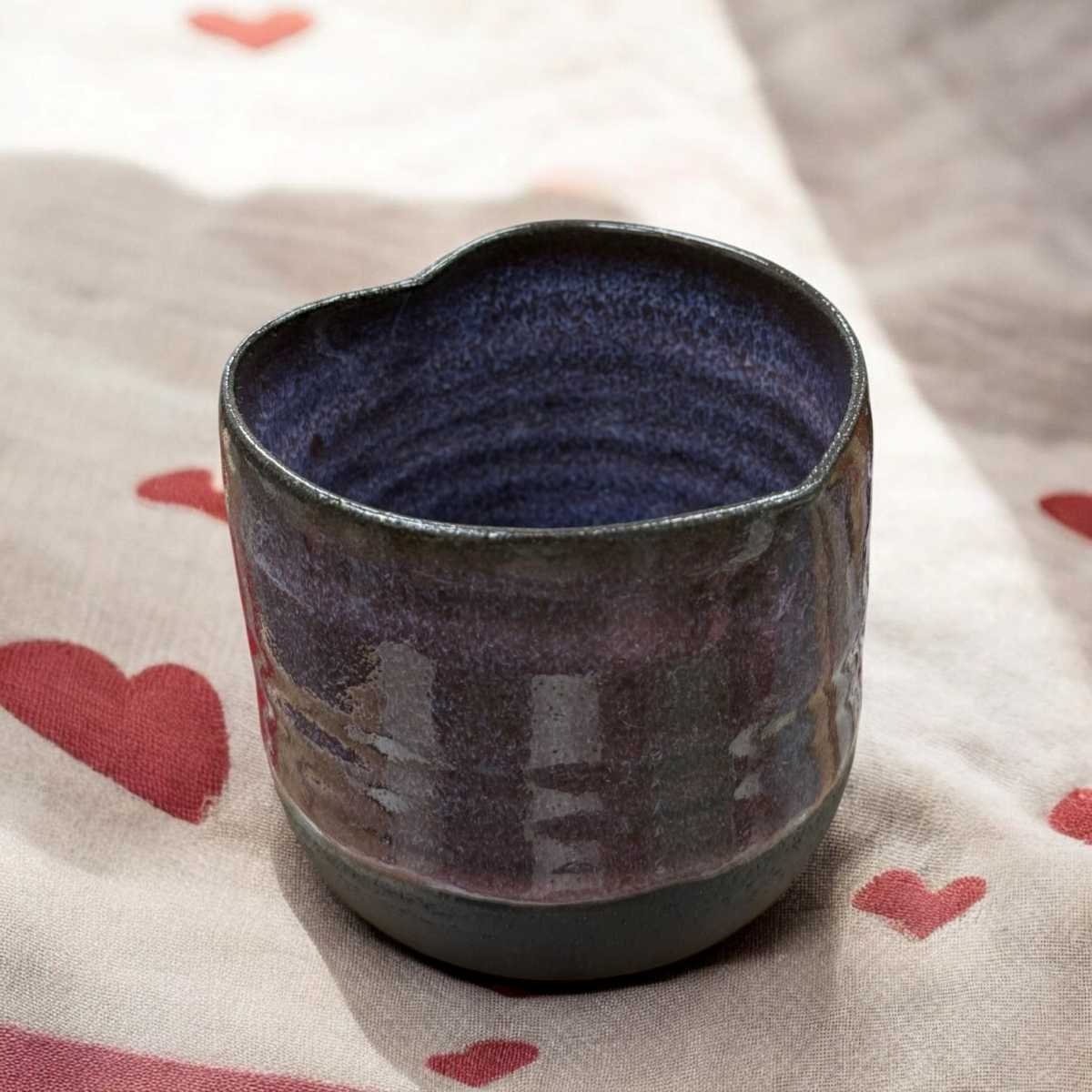 ArtStudioIzzi Herzform Tasse – handgemachtes Unikat