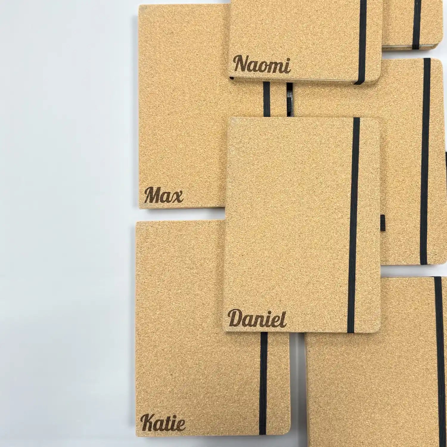 Notizbuch A5 Kork mit Gravur – nachhaltiges Hardcover mit Stiftschlaufe & 192 Seiten, personalisierbar, Dreizack Wien