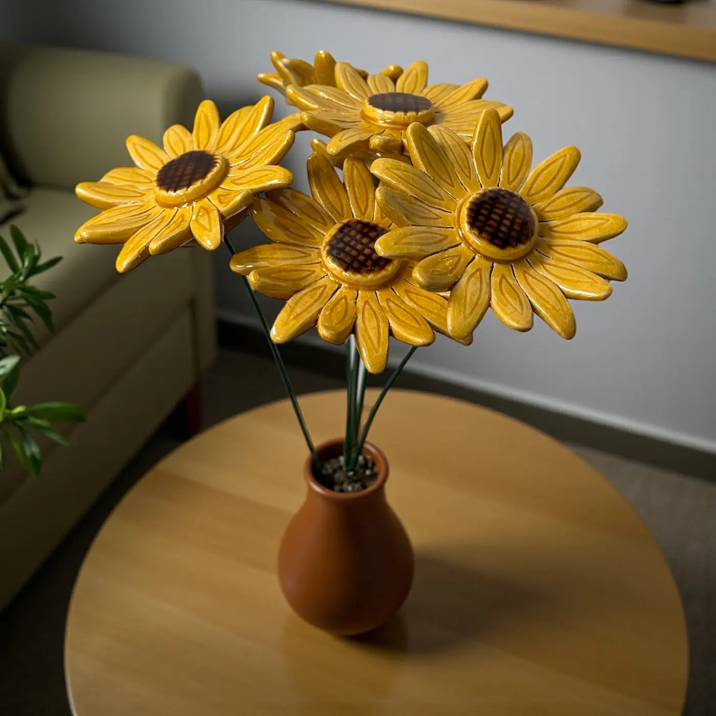 Keramik Sonnenblume auf Metallstiel – handgemachte gelbe Garten Deko 40 cm