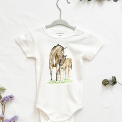 Baby Body "Bunte Pferde" | 100% Baumwolle, liebevoll illustriert