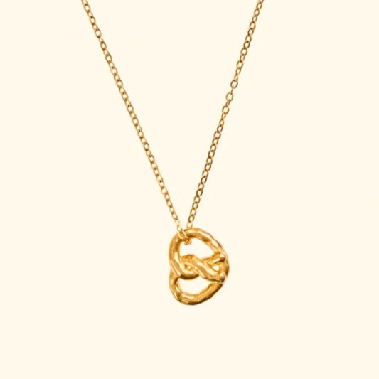 Brezel Necklace von Calior Jewelry – vergoldete Halskette aus Edelstahl, Glücksbringer Schmuckstück, handgefertigt, wasserfest