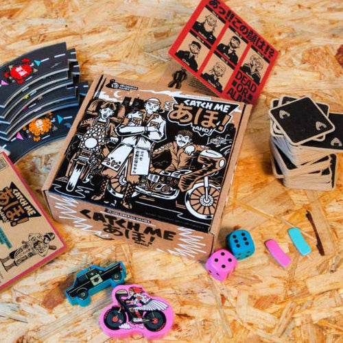 Spielmaterial Catch Me あほ! Aho! – Buchenholz-Spielfiguren, Kraftpapierkarten, Siebdruck-Box