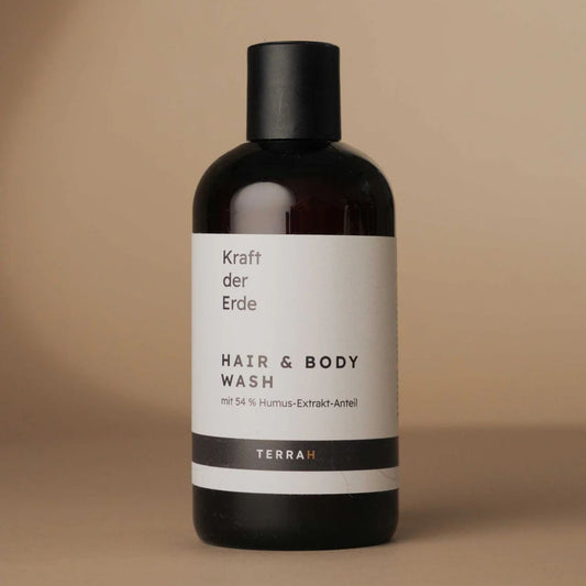 TerraH Hair & Body Wash mit 59,95 % Humus-Extrakt. Sanfte Reinigung für Haut und Haar, ideal für empfindliche Kopfhaut. Duft "Wild Blossom" – harmonisch und erfrischend. Nachhaltig in Österreich hergestellt, biologisch zertifiziert.