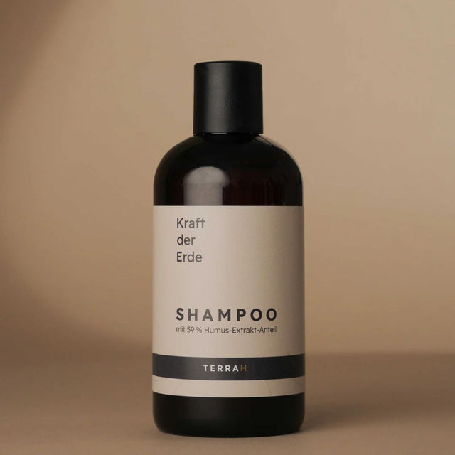 TerraH Frauen Shampoo mit 59,95 % Humus-Extrakt. Sanfte Reinigung für empfindliche Kopfhaut und glänzendes Haar. Duft "La vie en Rose" – zart und feminin. Nachhaltig hergestellt in Österreich.