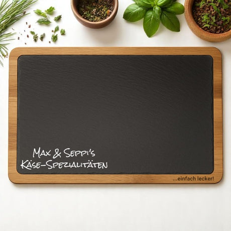 2-in-1 Servierbrett mit Gravur – Kombination aus FSC-Akazienholz und Schieferplatte, 28×20 cm, individuell graviert in Wien bei Dreizack