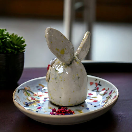 RUNDER SÜßER HASE Ton-Skulptur | Ton-Kunst von Take-a-Met Keramik & Tonarbeiten Take-a-Met oesterreich handgemachte geschenke in wien