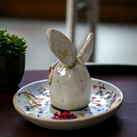 RUNDER SÜßER HASE Ton-Skulptur | Ton-Kunst von Take-a-Met Keramik & Tonarbeiten Take-a-Met oesterreich handgemachte geschenke in wien
