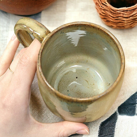 Keramiktasse mit Griff (L erdige Farben) für den täglichen Luxus | Artstudio.Izzi Keramik & Tonarbeiten Artstudio.Izzi oesterreich handgemachte geschenke in wien