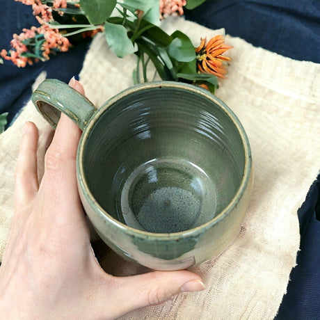 Keramiktasse mit Griff (L erdige Farben) für den täglichen Luxus | Artstudio.Izzi Dreizack oesterreich handgemachte geschenke in wien