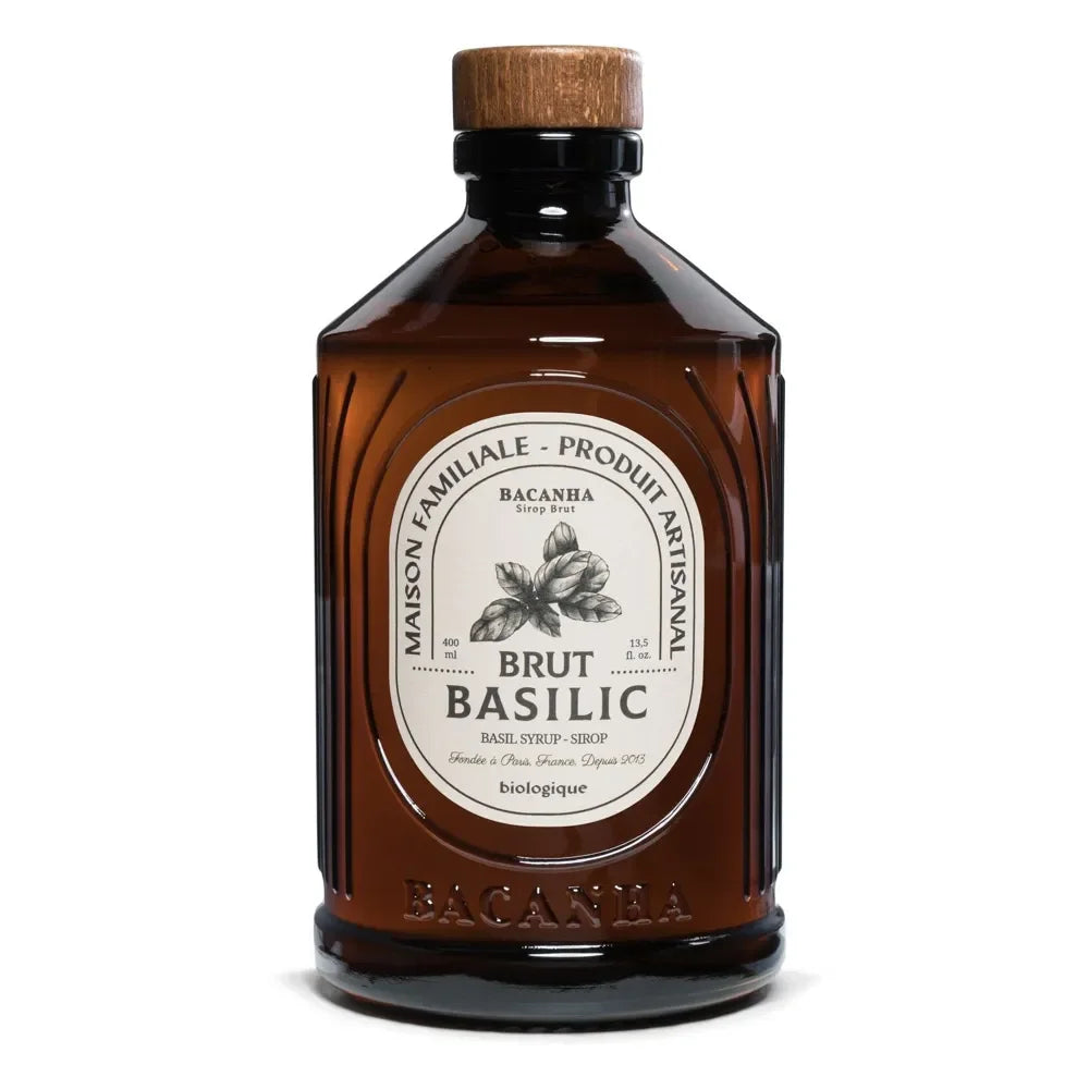 Braunglasflasche mit Basilikumsirup in BIO-Qualität von Bacanha, französische Marke.