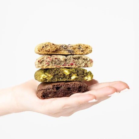 Bake Affair Backmischung für Dunkle Schoko-Cookies mit Stücken von Zartbitterschokolade auf packshot.