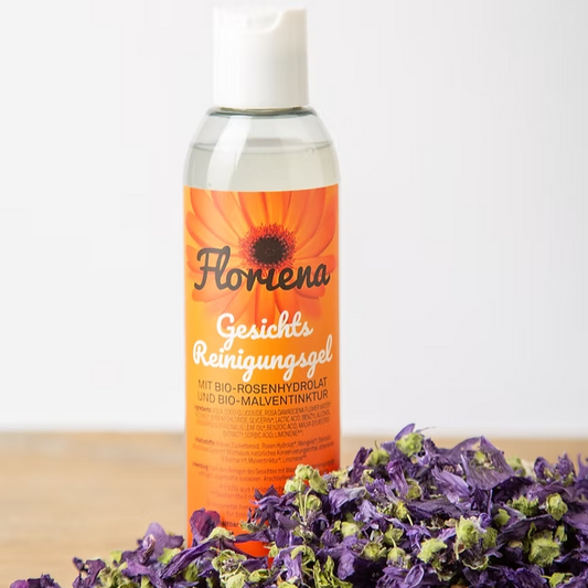 Bio-Gesichtsreinigungsgel mit Malventinktur & Rosenhydrolat, sanfte Reinigung für sensible Haut, Naturkosmetik aus Demeter-Kräutergarten, 200 ml.