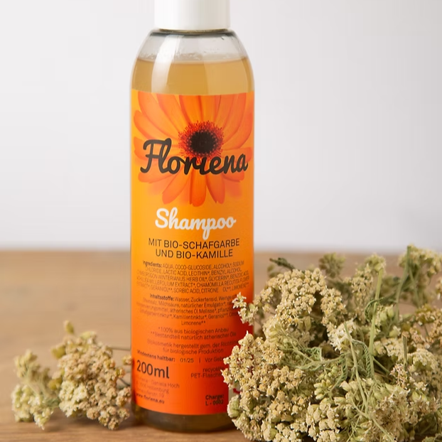 Bio-Shampoo mit Kamille & Schafgarbe von Floriena, sanfte Reinigung für empfindliche Kopfhaut, Naturkosmetik aus Demeter-Kräutergarten, 200 ml.