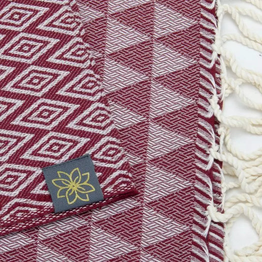 "Dark Cherry" Jaquard Fouta von Anna Aniq | Nachhaltig, weich & vielseitig