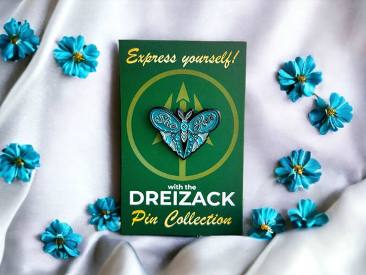 She / Her | LGBTQ+ Pronoun Pin Accessoires Dreizack oesterreich handgemachte geschenke in wien