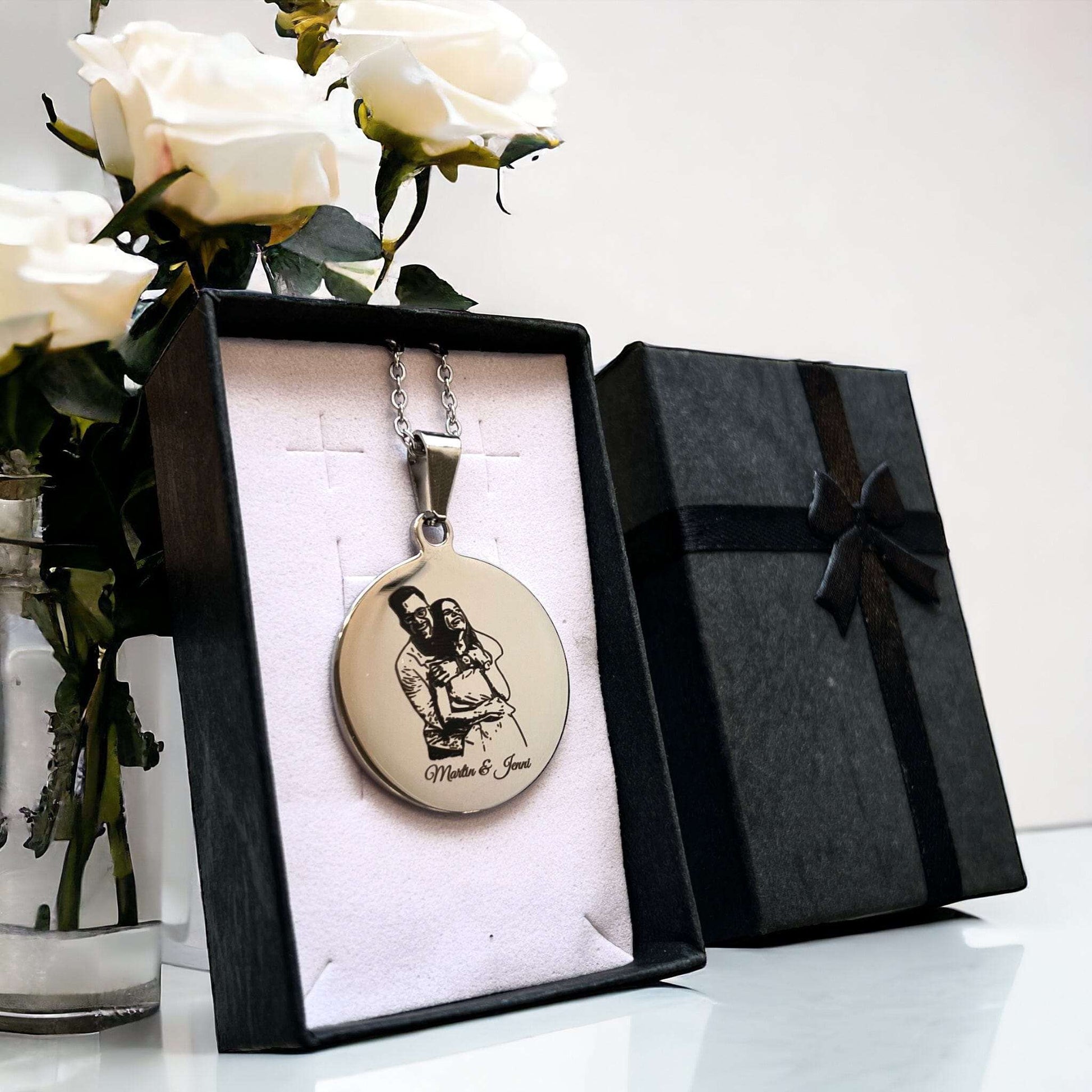 CLAIRE | Halskette mit Gravur | Liebe & Partnerschaft Gravur & Personalisiert Dreizack Gravuren oesterreich handgemachte geschenke in wien