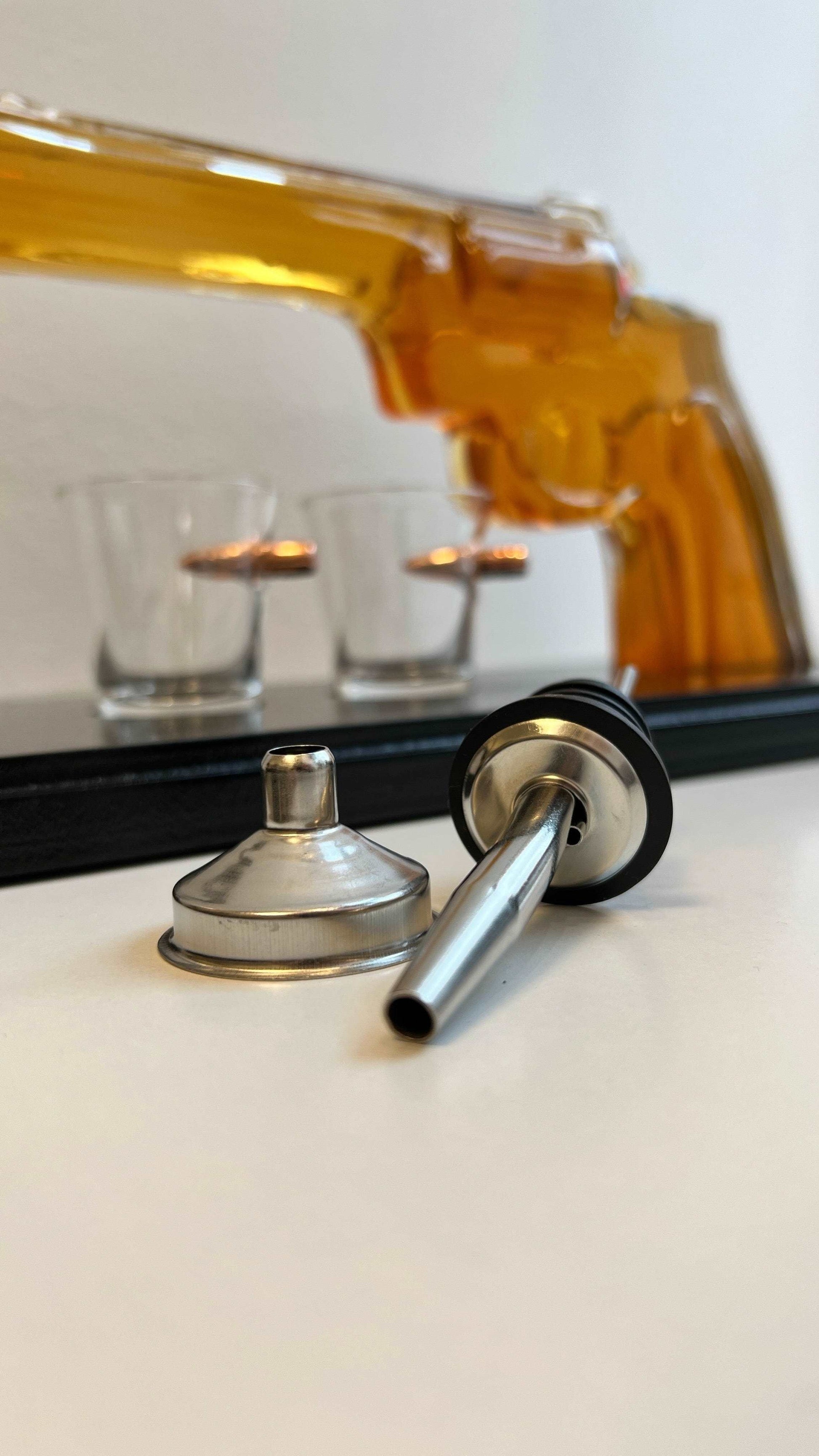 Glas Karaffe "Revolver" inkl. 2 Spezial Gläser und Aufsteller Home Decor Dreizack oesterreich handgemachte geschenke in wien