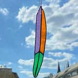 Federn, verschiedene Farben | Tiffany-Glaskunst-Deko von Magpie Castle