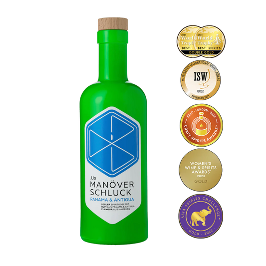 JJs Manöverschluck Panama & Antigua – Premium-Rumspirituose mit Vanille, Haselnuss & Meersalz, 500 ml Flasche im Seefahrer-Design bei Dreizack Wien