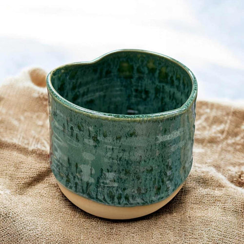 handgefertigte Tasse in Herzform aus Wien