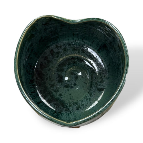 handgefertigte Tasse in Herzform aus Wien oben