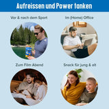 Drei Packungen Hempions Bio Hemp Flips mit Meersalz, vor einem hanfgrünen Hintergrund, verstreute Flips sichtbar.