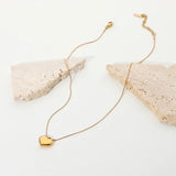 Personalisierte Herzhalskette mit Gravur in Silber oder Gold (18K vergoldet), Herzanhänger 1,5 cm, 45+5 cm Kettenlänge, ideales Geschenk, schnell graviert in Wien.