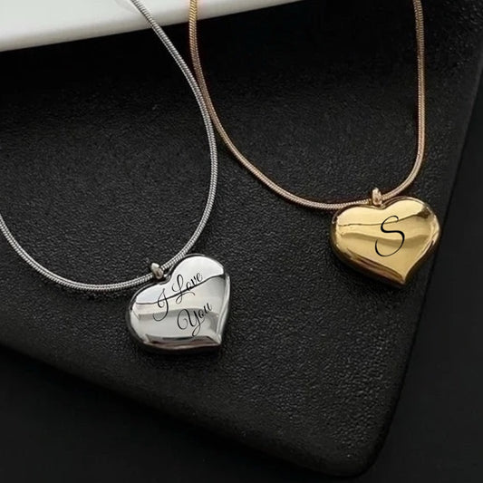 Personalisierte Herzhalskette mit Gravur in Silber oder Gold (18K vergoldet), Herzanhänger 1,5 cm, 45+5 cm Kettenlänge, ideales Geschenk, schnell graviert in Wien.