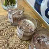 Iced Caramel Latte Candle von Candle Me Crazy – handgemachte Duftkerze mit Kaffee- & Karamell-Duft, 220 ml