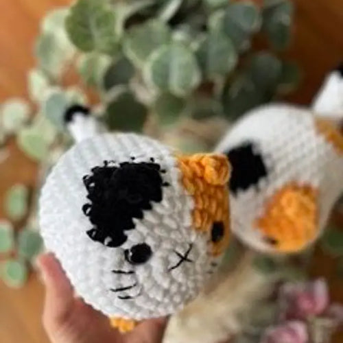Personalisiertes Amigurumi Katzenplüschi handgefertigt nach Foto, Häkelkatze ca. 13–15 cm, einzigartiges Geschenk & Andenken von Loras Handicrafts Wien