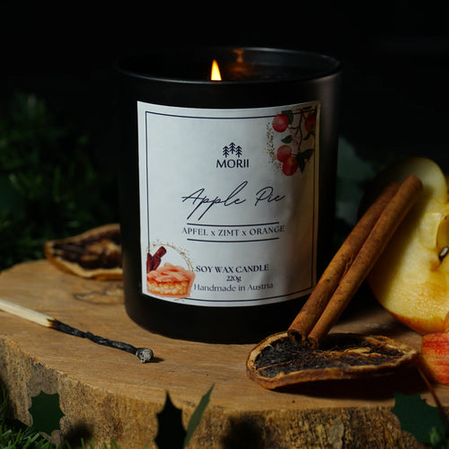 Apple Pie Duftkerze – handgemacht aus Raps- & Kokoswachs, Duft Apfel × Zimt × Orange, nachhaltige Kerze von Morii, hergestellt in Österreich