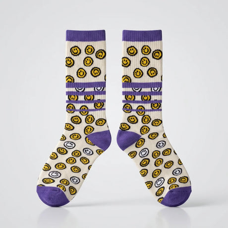 Sportsocken Smiley in Lila mit gelben Smiley-Motiven, aus Baumwolle mit Elasthan-Anteil für Sport und Freizeit.