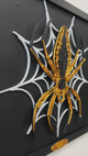 Radnetzspinne im Holzrahmen | Layered Art & 3D-Druck