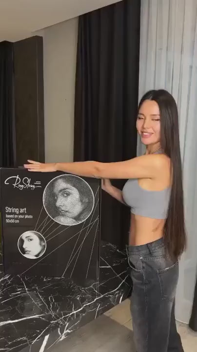 RingString DIY-Set bei Dreizack Wien – personalisiertes Kunstwerk aus MDF, Nägeln und Faden, 50×50 cm oder 35×35 cm, mit Audio-Anleitung, vor Ort ansehbar, exklusiv in Österreich erhältlich