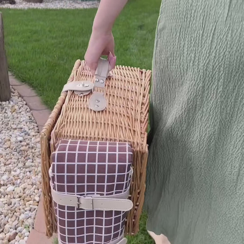 Isolierter Picknickkorb in beige-braun kariert für 4 Personen