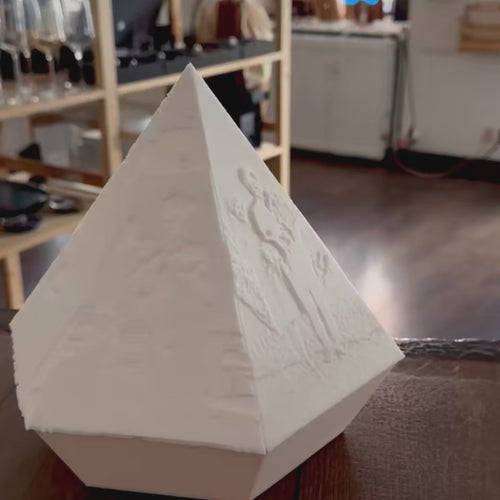 Personalisierbares Lithopan in Diamant-Form mit 6 Fotos, handgefertigt von Dreizack in Wien, inklusive LED-Puck mit Touch-Funktion, perfektes Geschenk für Diamanthochzeit oder Jubiläum.