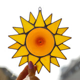 Sonnenblume, Handgemachte Glasdeko von Magpie Castle, Tiffany-Technik, Naturmotive wie Monstera, Pilze & Blumen, zum Aufhängen oder als Pflanzenstecker, kunstvolle Glaskunst aus Österreich.